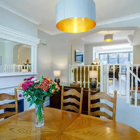 4 Bed In Oc-hh025 * Harrogate
