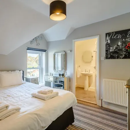 4 Bed In Oc-hh025 Harrogate